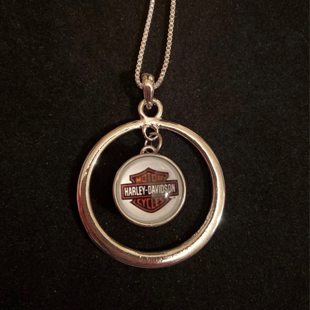 HD Necklace - Picture 5 of 9